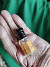 Load image into Gallery viewer, Daak Itr - Festive Fragrances